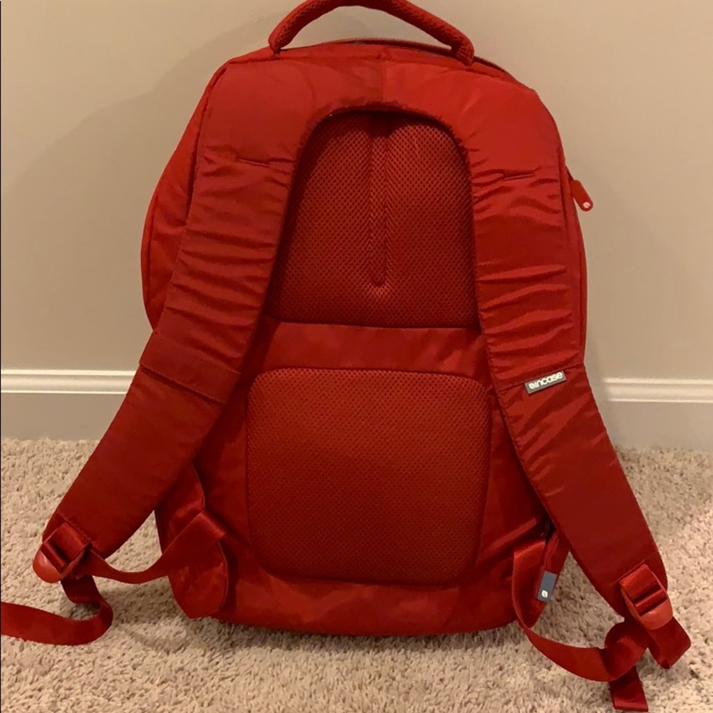 Incase Backpack - Picture 3 of 3